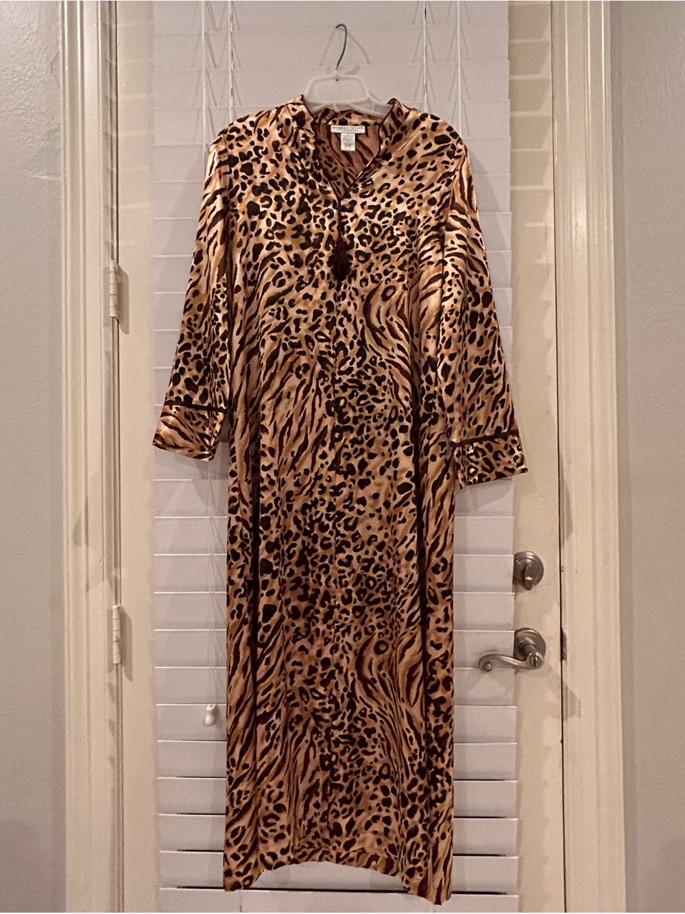 Morgan Taylor Intimates leopard-print satin lounge gown